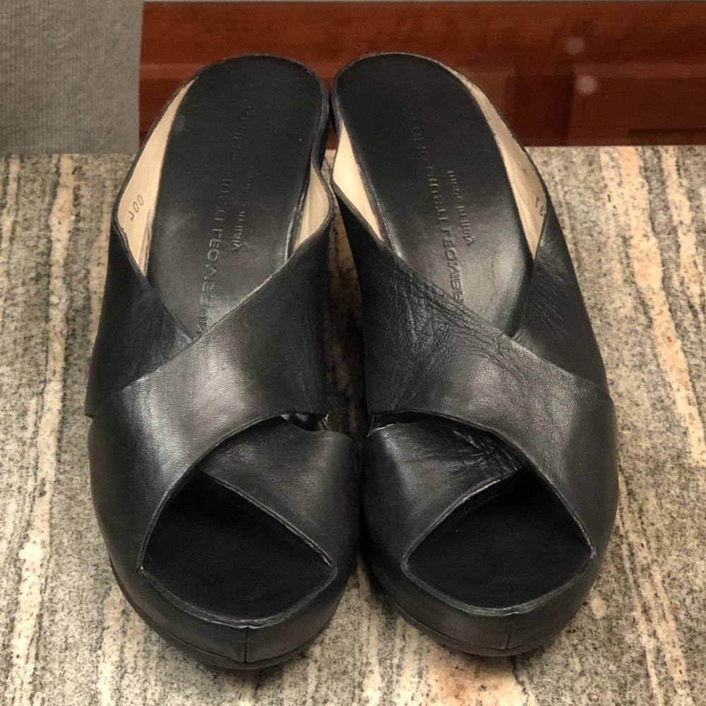 Attilio Giusti Leombruni Black Leather Wedge 37/7